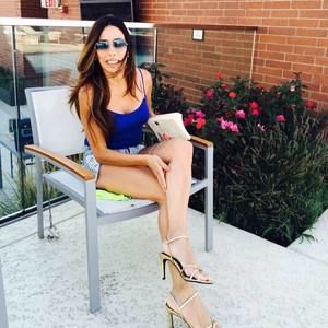 Meet your Posher, Adriana